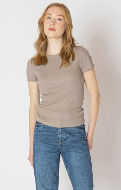 ALMOND RIBBED TEE