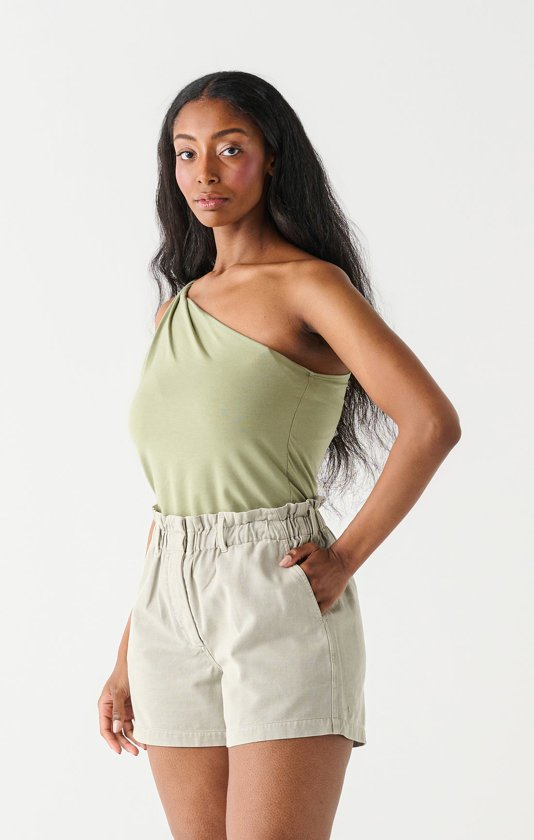 ONE SHOULDER TWISTED TOP