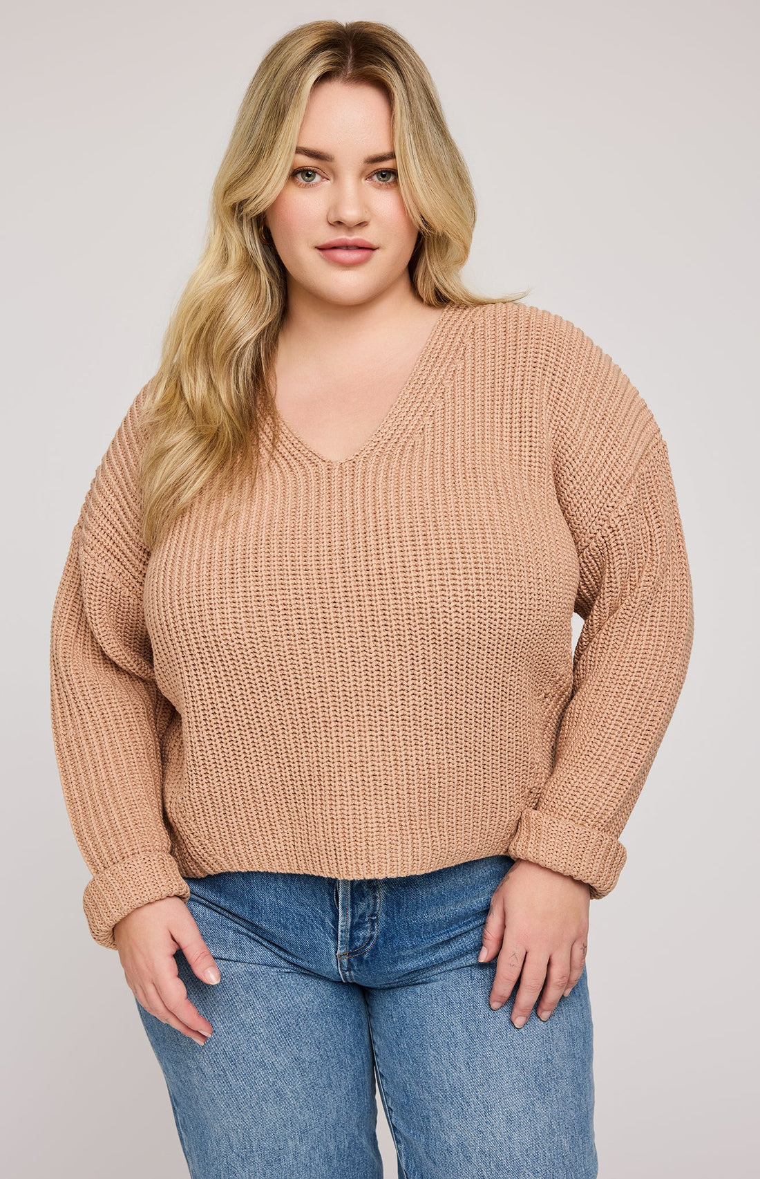 SPENCER V NECK SWEATER